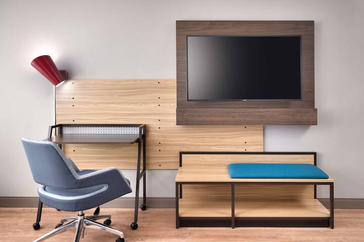 Room 17 of 48