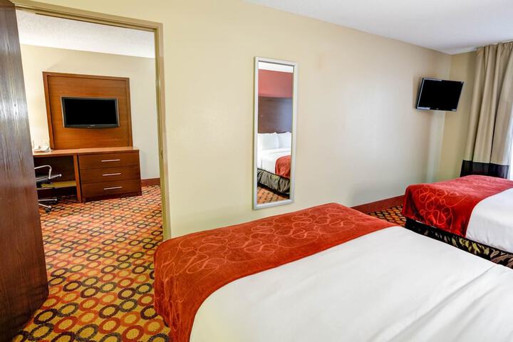 Room 21 of 33