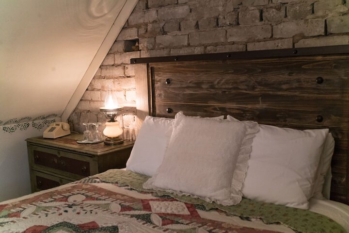 Room 18 of 50