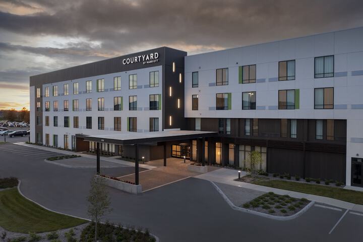 Hotel 2 of 33