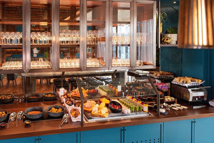 Breakfast/Coffee Service 77 of 118