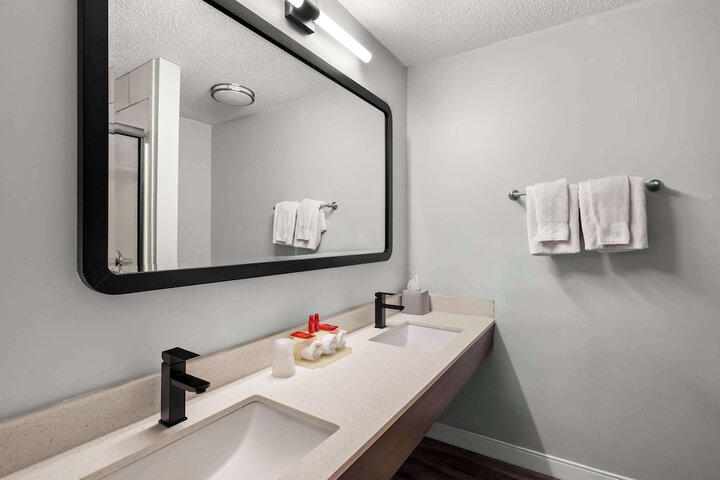 Best Western Fremont / Angola I-80/90 Toll Road