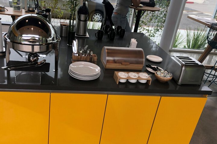 Breakfast/Coffee Service 26 of 32