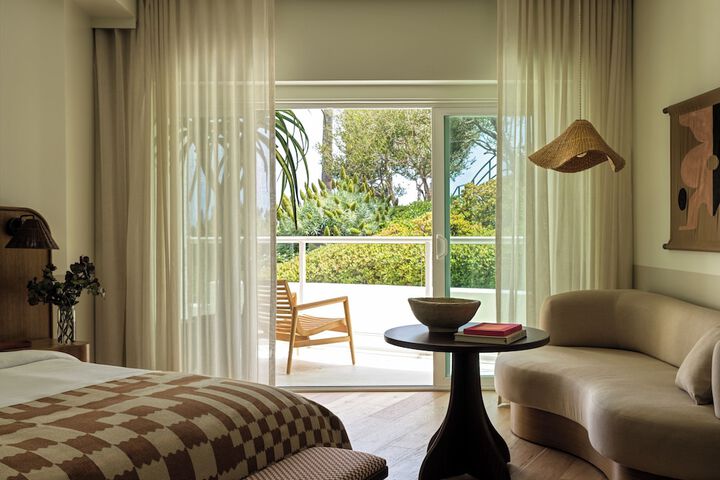 Room 21 of 37