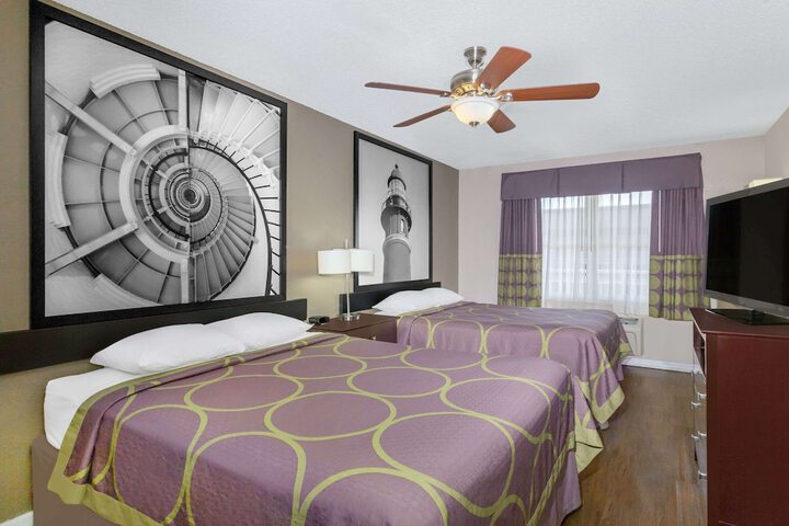 Room 12 of 24