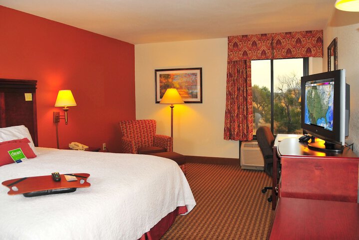 Room 33 of 46
