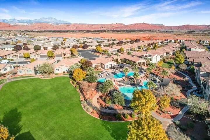 Entire Home Paradise Pools 2 King Suites