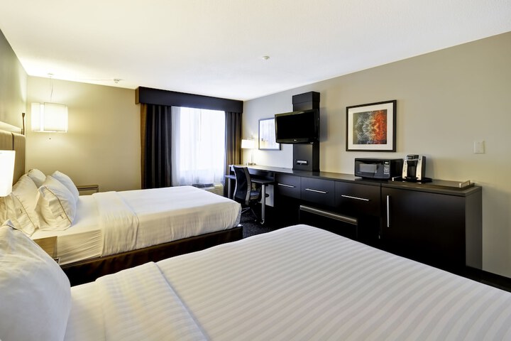 Holiday Inn Express Romulus / Detroit Airport by IHG
