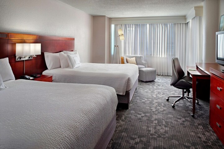 Room 7 of 27