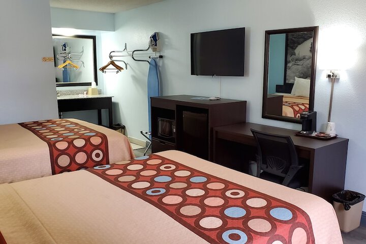 Room 19 of 40