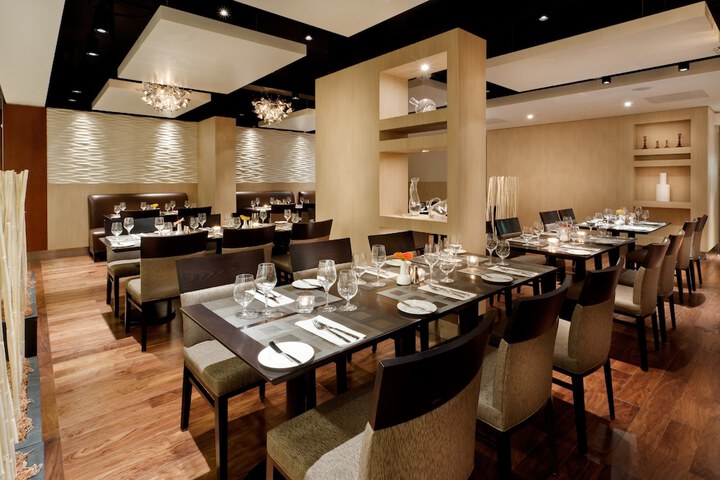 Holiday Inn Toronto Downtown Centre by IHG