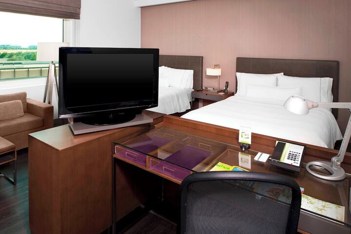 Room 9 of 22