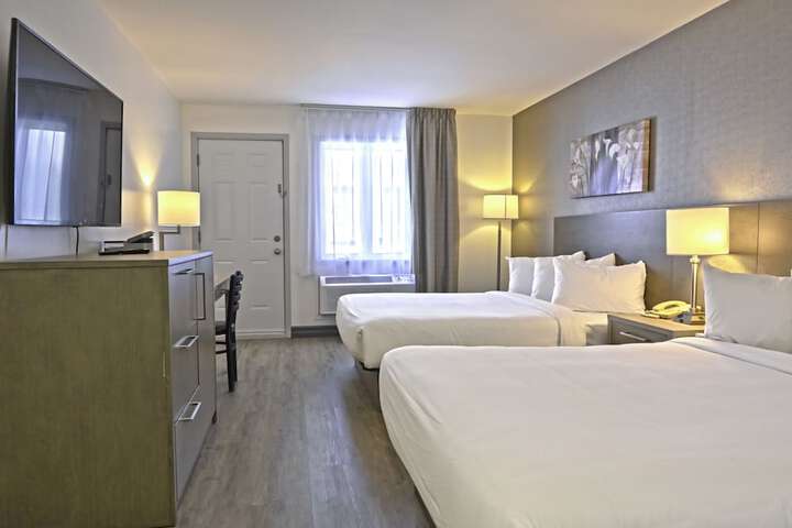 Room 6 of 11