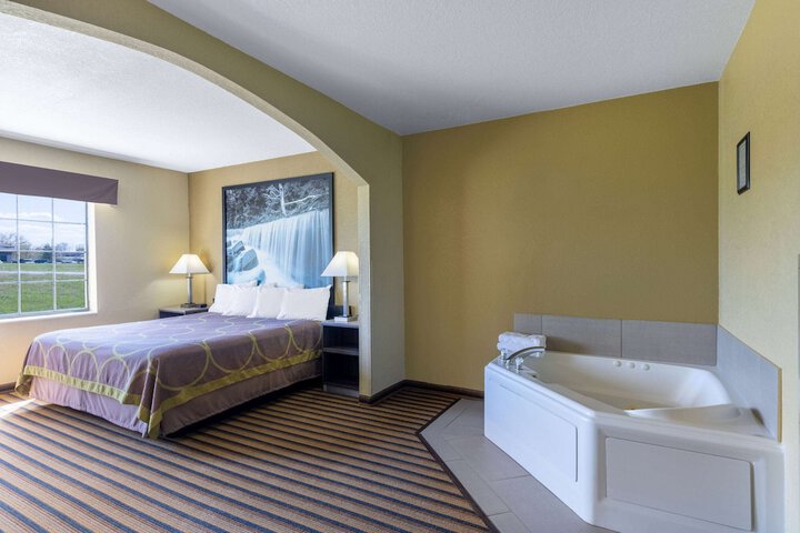 Room 17 of 31
