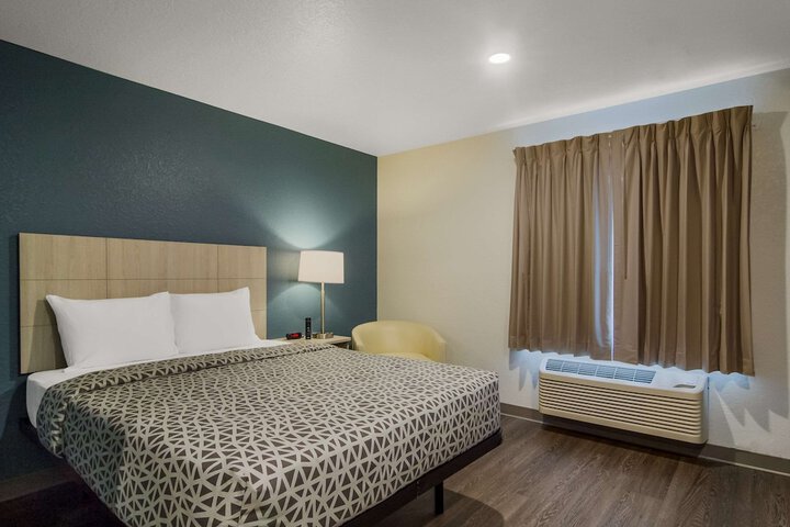 Room 16 of 25