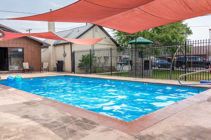 Pool 4 of 49