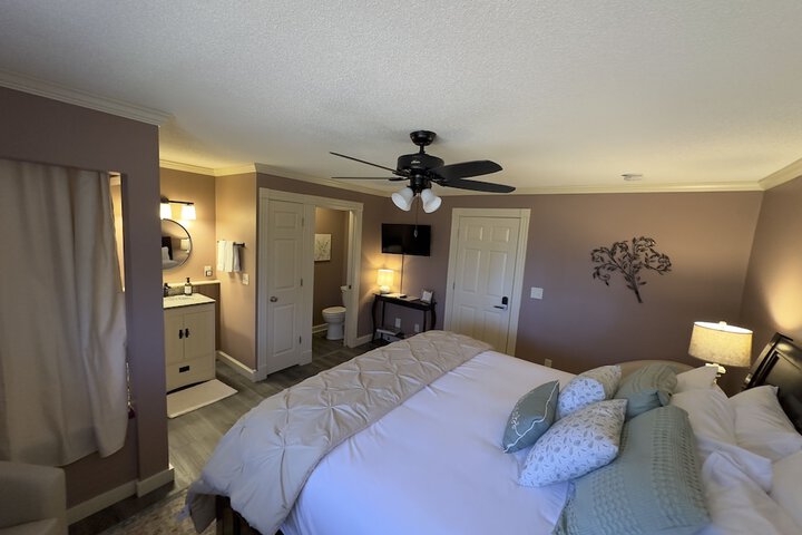 Room 17 of 36