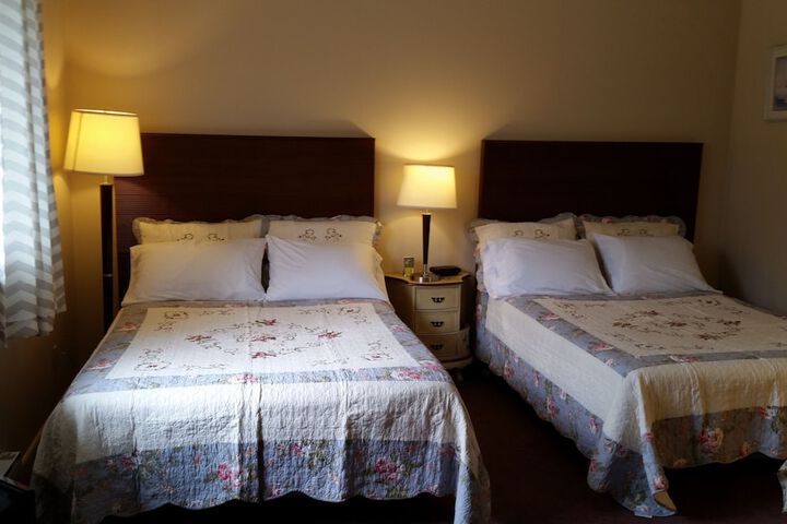 Room 17 of 33
