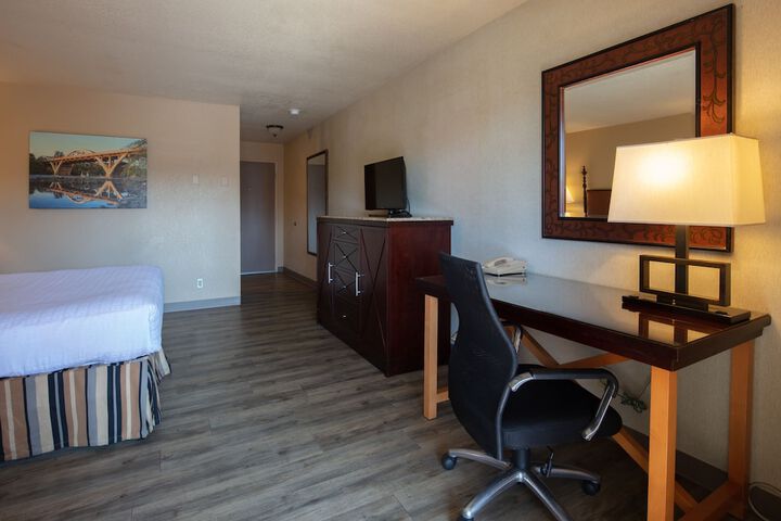 Riverside Inn