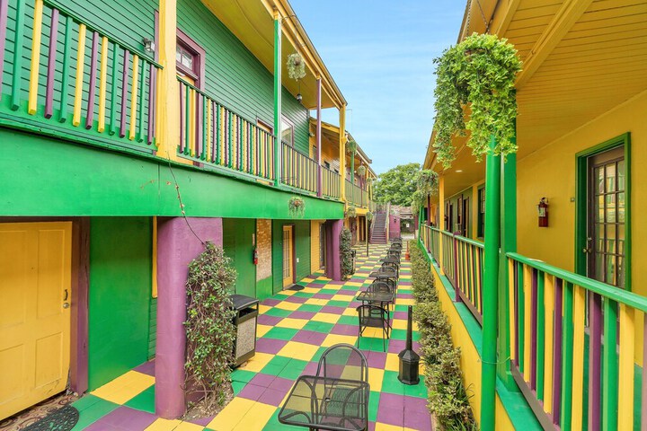 Hotel Exterior 53 of 57