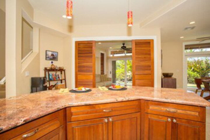 Pineapple Hale - Four Bedroom Home