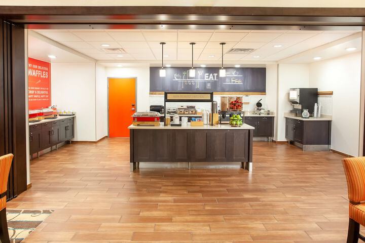 Hampton Inn & Suites Niles / Warren