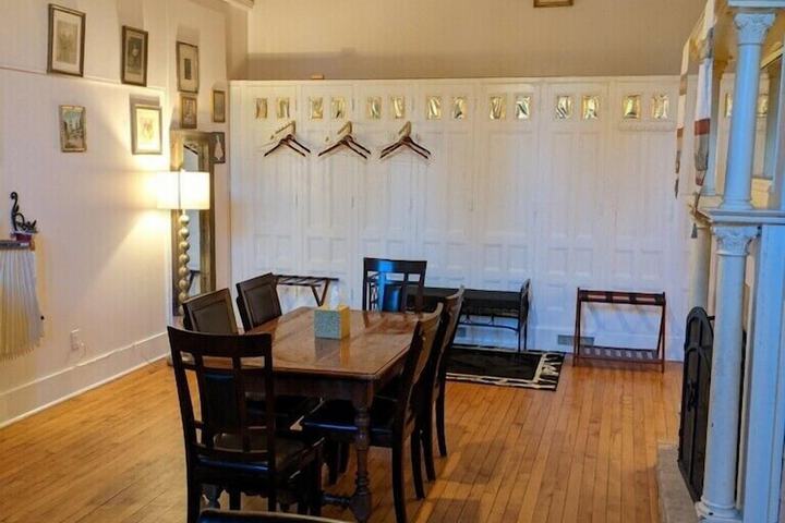 Room 44 of 59