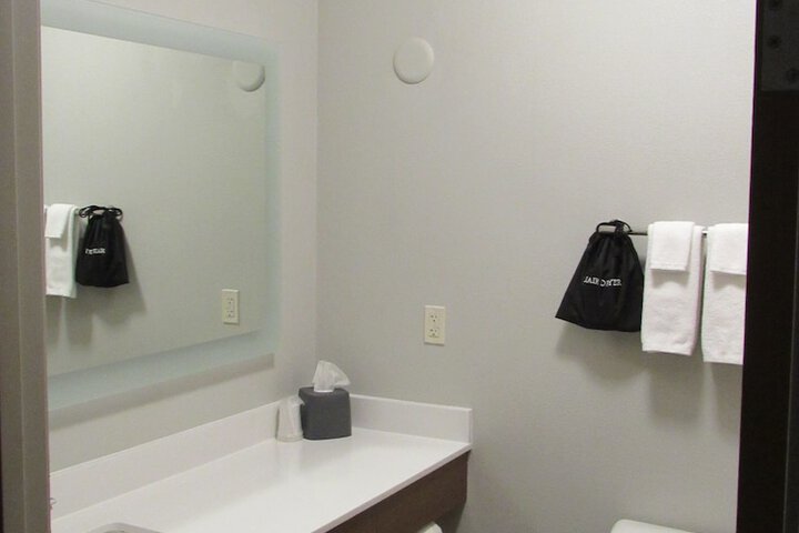 Room 21 of 77