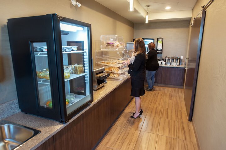Encore Suites by Service Plus Inns