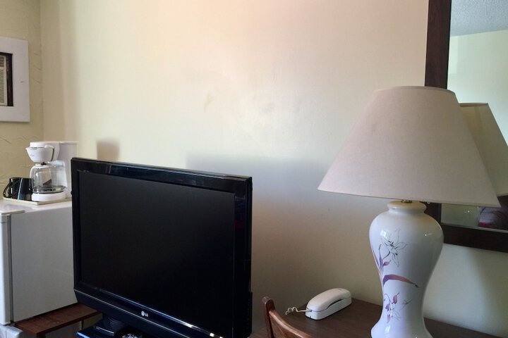 Room 33 of 38