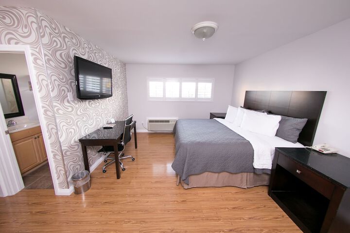 Room 6 of 39