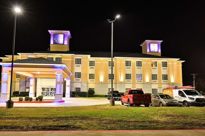 Hotel 6 of 103
