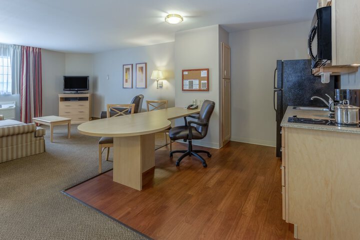 Room 27 of 48