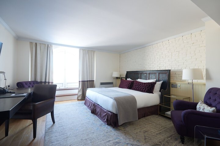 Room 35 of 149