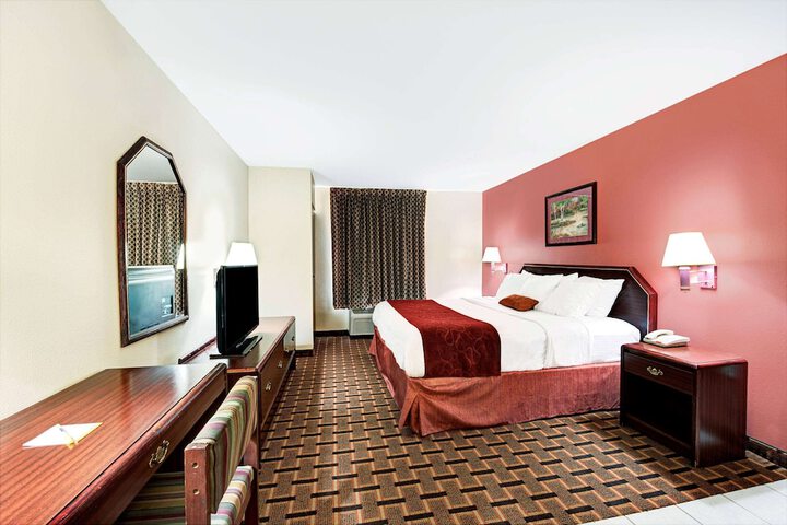Room 12 of 18