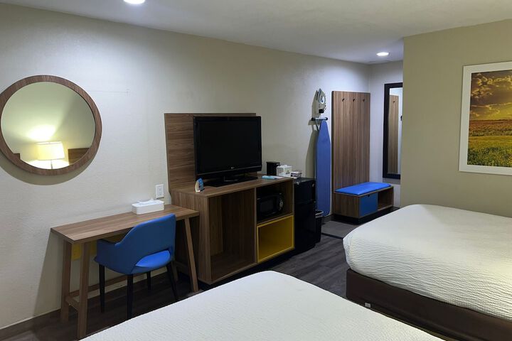 Room 28 of 39