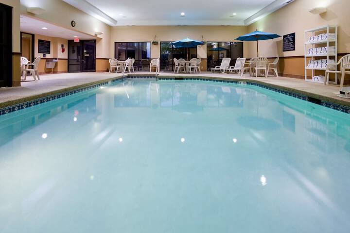Pool 4 of 27