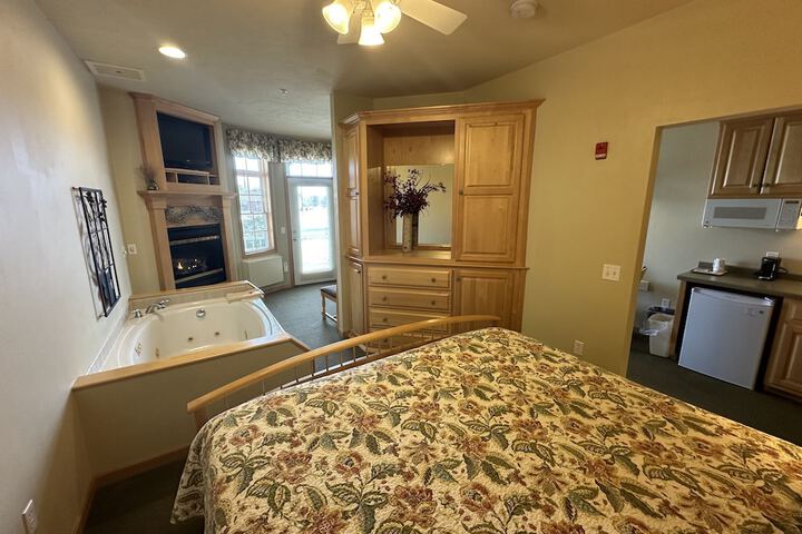 Birchwood Lodge