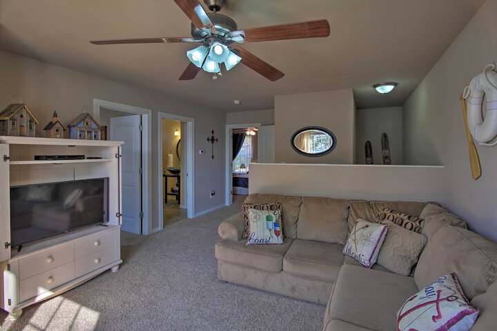 Lakefront Home w / Shared Boat Ramp in Grove!