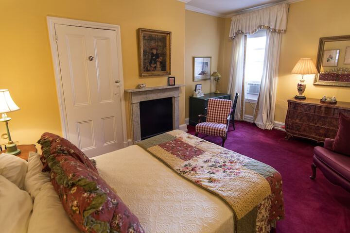 Room 25 of 72