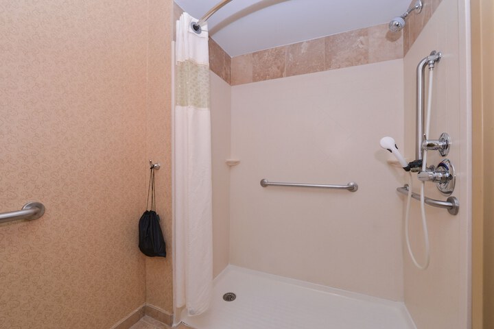 Room 8 of 31