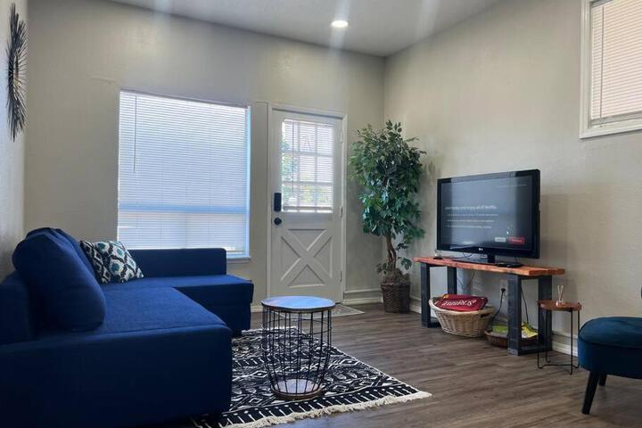 NEWPRIVATE* 2 / 1 Unit *CLOSE to JBLM and PLU*