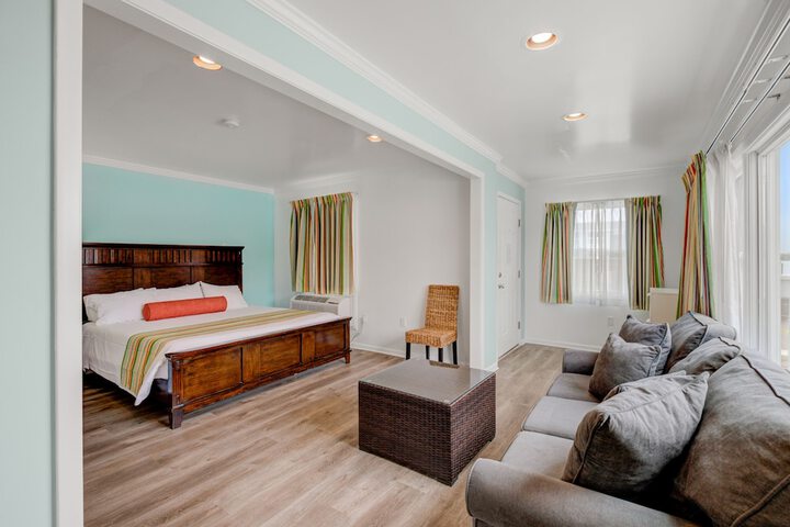 Room 18 of 65