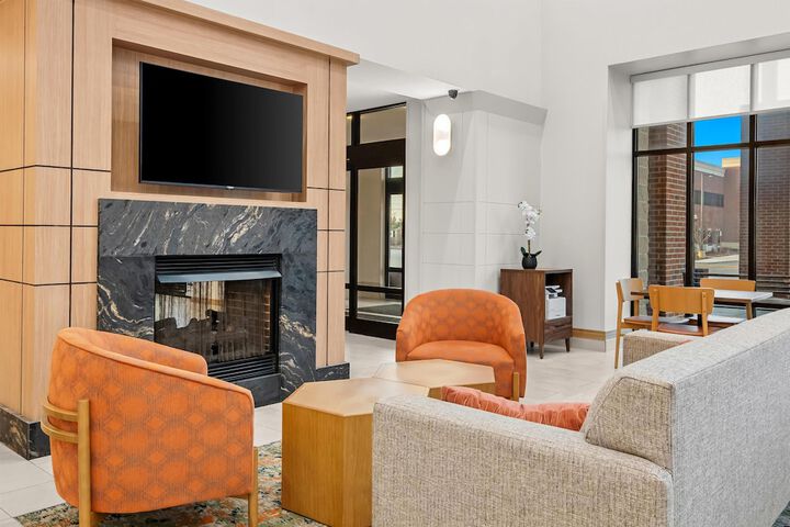 Hampton Inn & Suites Detroit-Canton