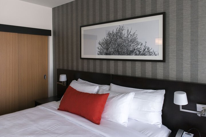Room 16 of 50