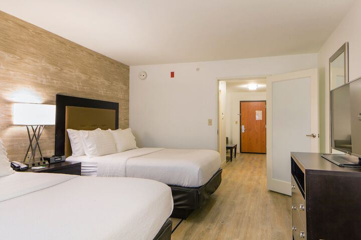 Holiday Inn Bloomington-Airport by IHG