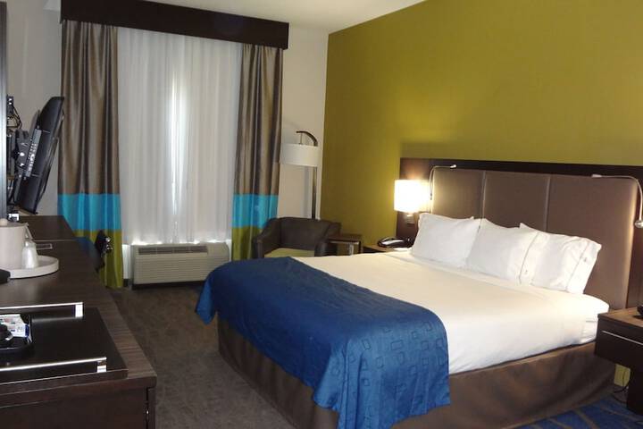 Room 6 of 20
