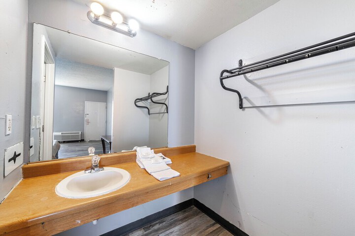 Welcome Inn - Blue Springs