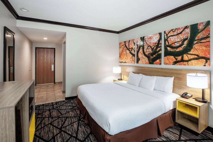 Room 28 of 42