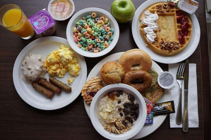 Breakfast/Coffee Service 84 of 98